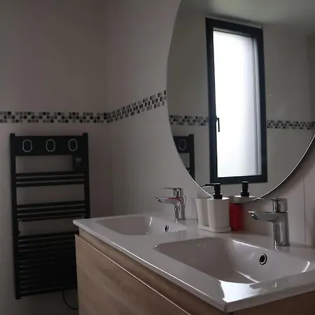 Maison Au Calme Avec Jardin A 8 Minutes Des Plages