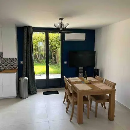 Prázdninový dům Maison Au Calme Avec Jardin A 8 Minutes Des Plages